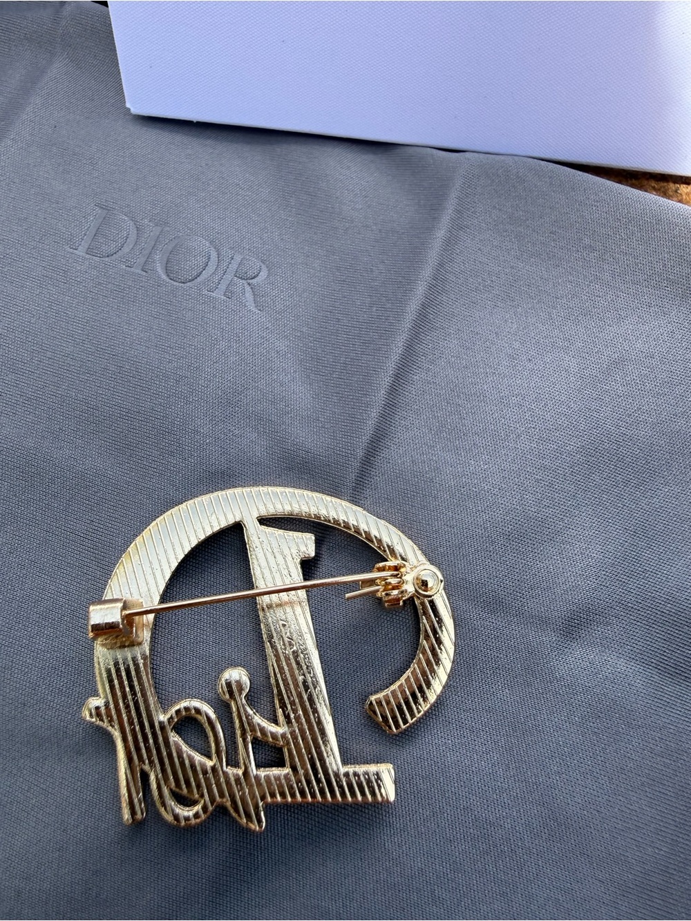 Large D - Dior Gold Crystal rhinestone Logo Brooch pin - Picture 7 of 8